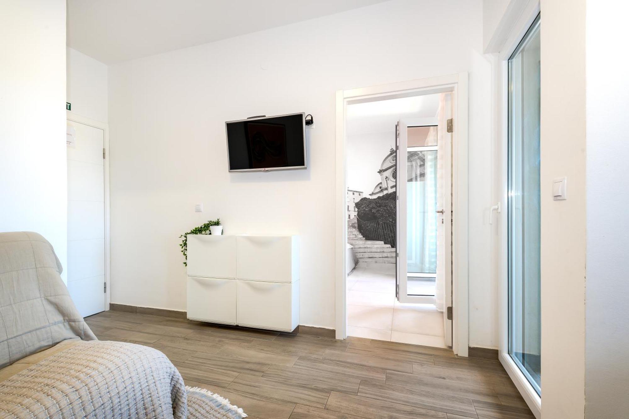 Ojra New Apartment With Seaview Шибеник Екстер'єр фото