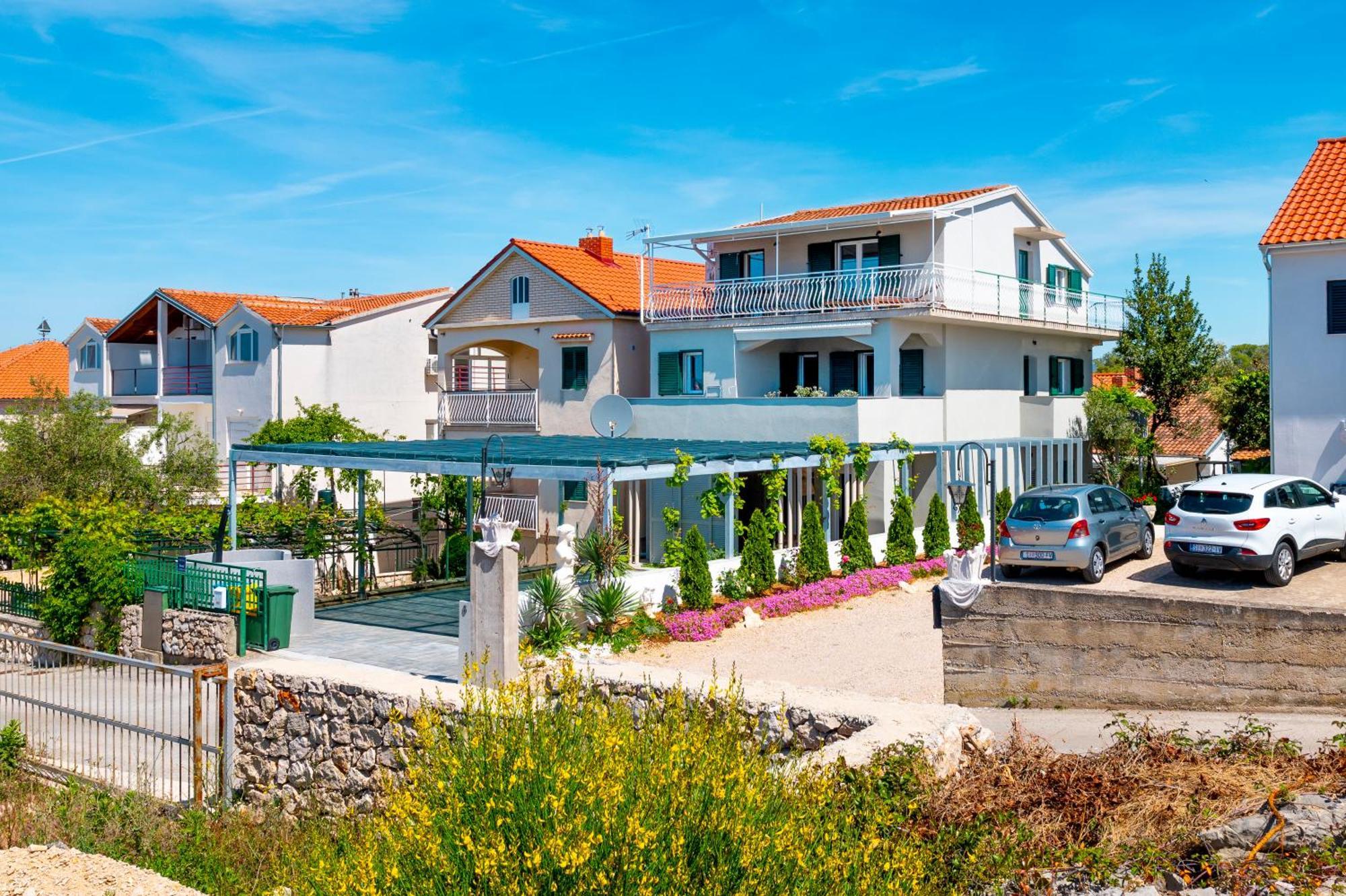 Ojra New Apartment With Seaview Шибеник Екстер'єр фото